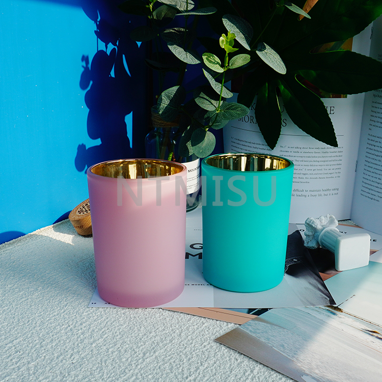 Luxury Light Green Pink Frosted Glass Handmade Aromatherapy Bottle Candle Bottle with Golden Inner Wall