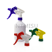 Plastic Hand D Trigger Sprayer 28mm for Garden Watering