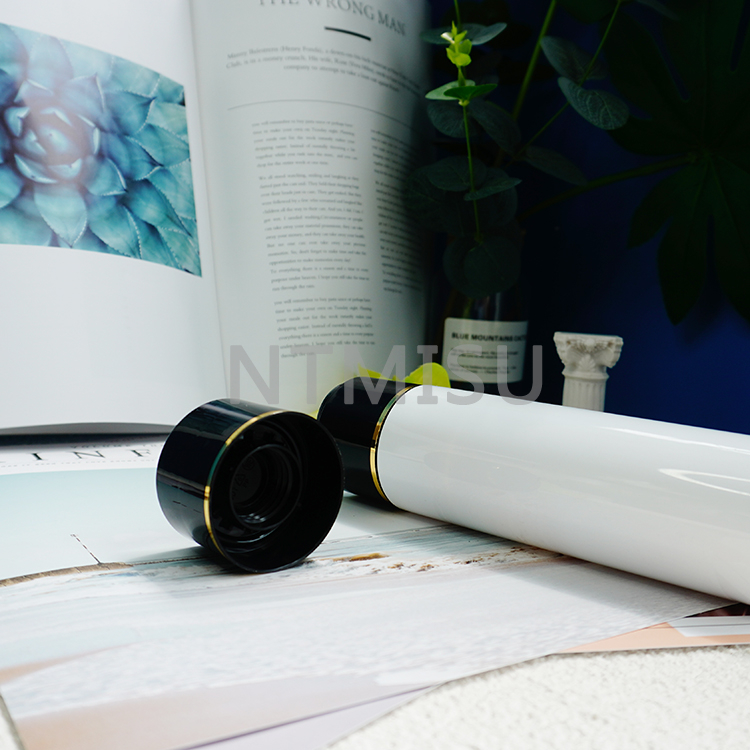 24mm Good Price pp Black Double Wall Disc Top Cap with Golden Line