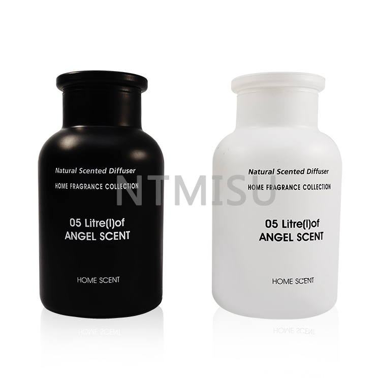 Black And White Belly Aromatherapy Bottle Custom Color Glass Bottle Fragrance Ornaments