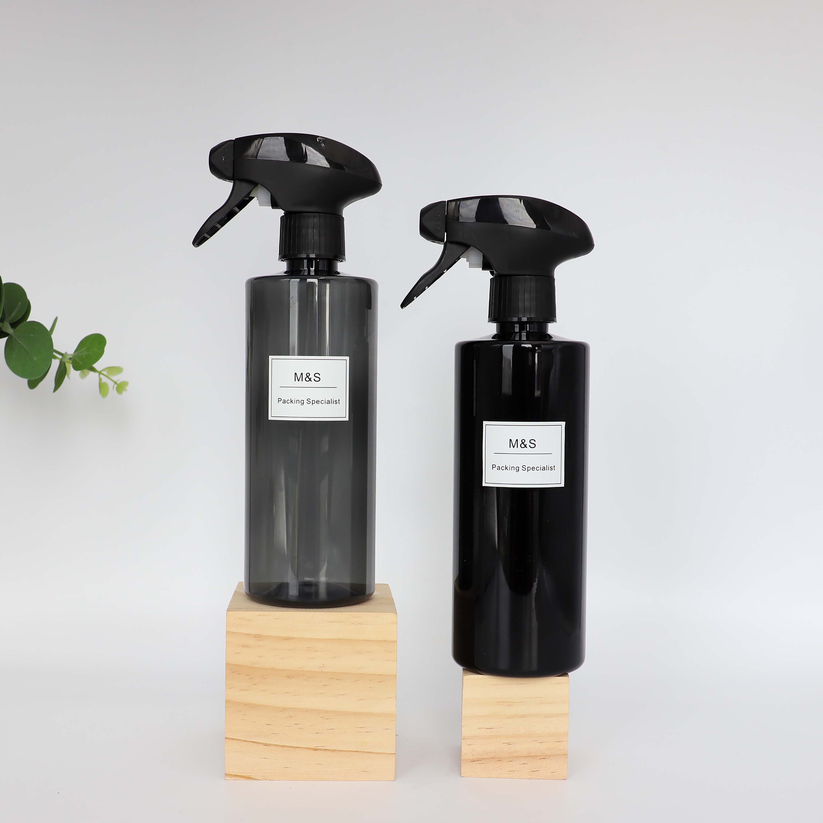 High Quality 500 ml 16.7 oz White Black PET Plastic Bottle Flat Shoulder Bottle for Home Cleaning