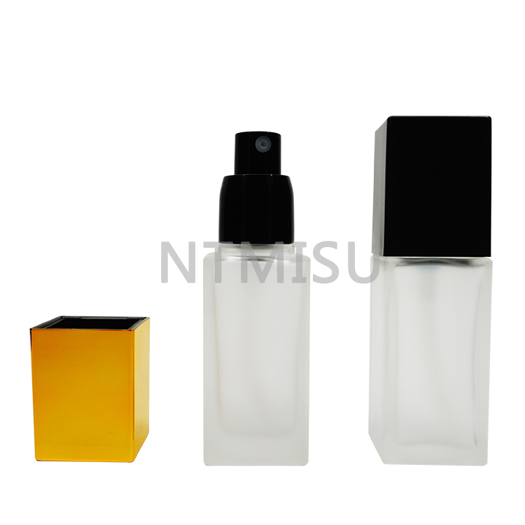 Hot Selling 30ml Cuboid Glass Bottle with Black Bottle Fine Mist Sprayer