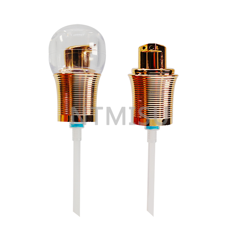 18 410 Luxury Shiny Golden Treatment Pump with Bowling Ball Shape Cap and External Spring