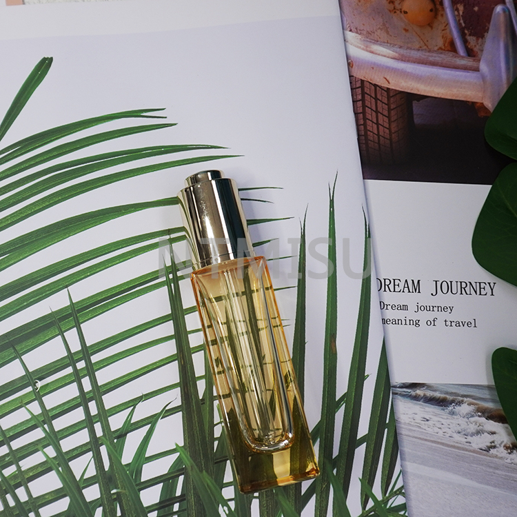 Brilliant 30ml Orange Square Glass Bottle with Shining Golden Press Dropper