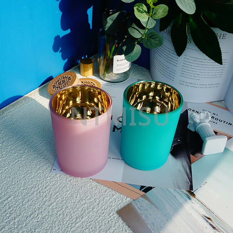 Luxury Light Green Pink Frosted Glass Handmade Aromatherapy Bottle Candle Bottle with Golden Inner Wall